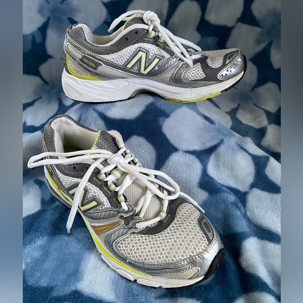 New Balance Women’s 730 Running Shoes